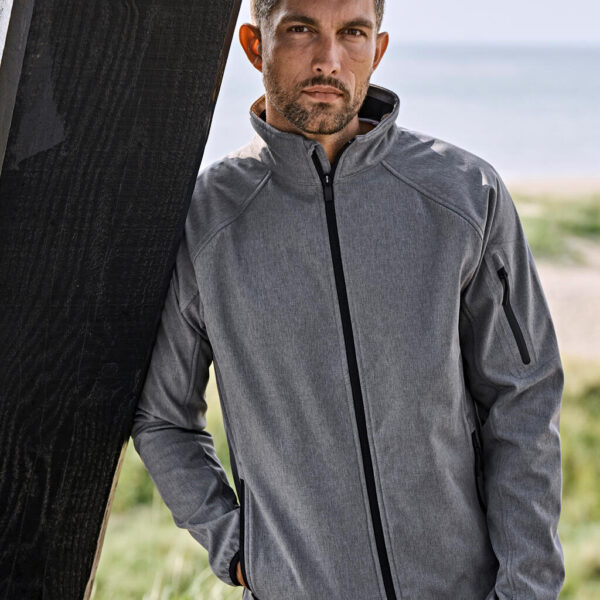 Lightweight Performance Softshell