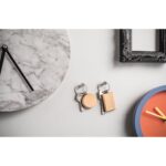 STEWIE ROUND. Breloc rotund din lemn de fag - Image 3