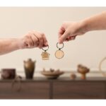 GASTON ROUND. Breloc rotund din fier, zinc și bambus - Image 4